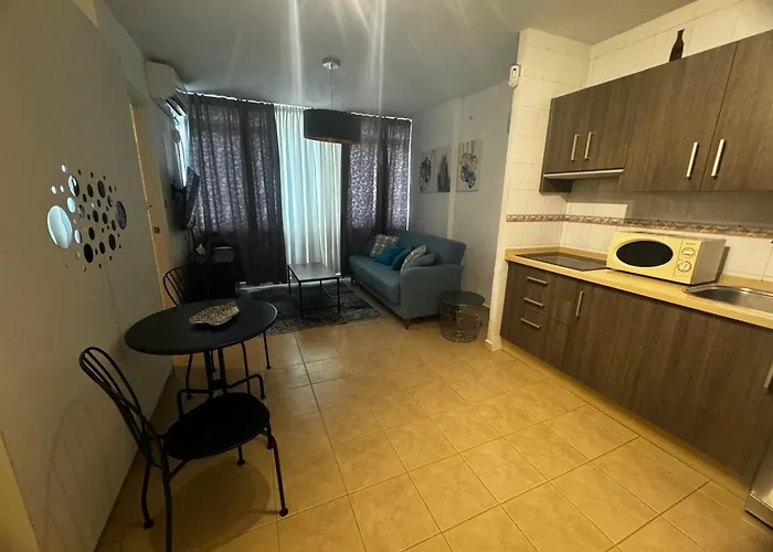 Estudio Amplio En El Corazon De Torremolinos